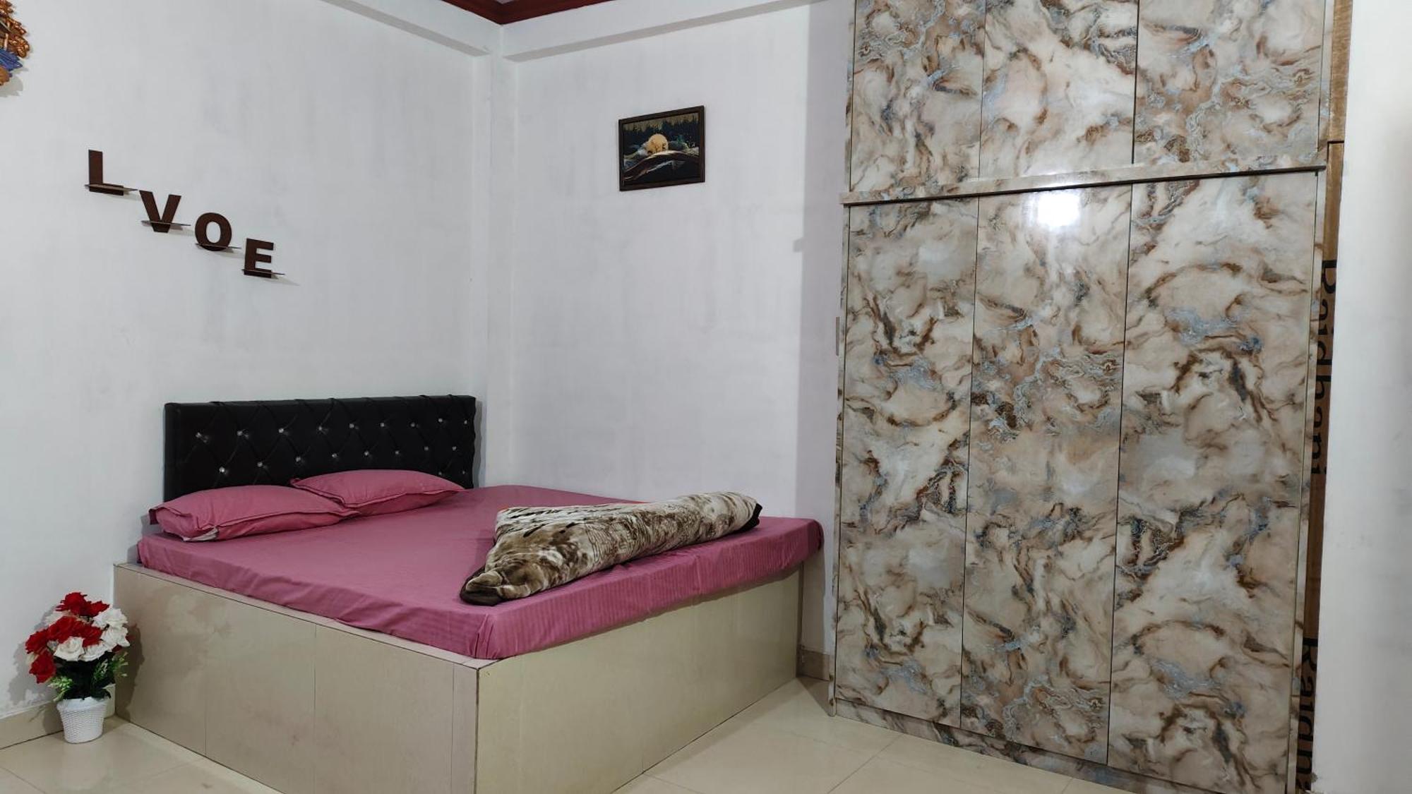 Mangalam Gold Guest House พาราณสี ภายนอก รูปภาพ